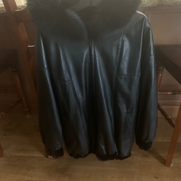 Leather Mink Coat. NWOTPurchased at Nordstrom aprox 2004 for $1500.00 Beautiful! - Picture 7 of 10